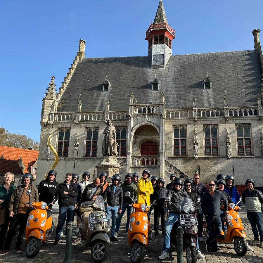 Vespa rijden (voor groepen vanaf 15 personen) - Afbeelding 4